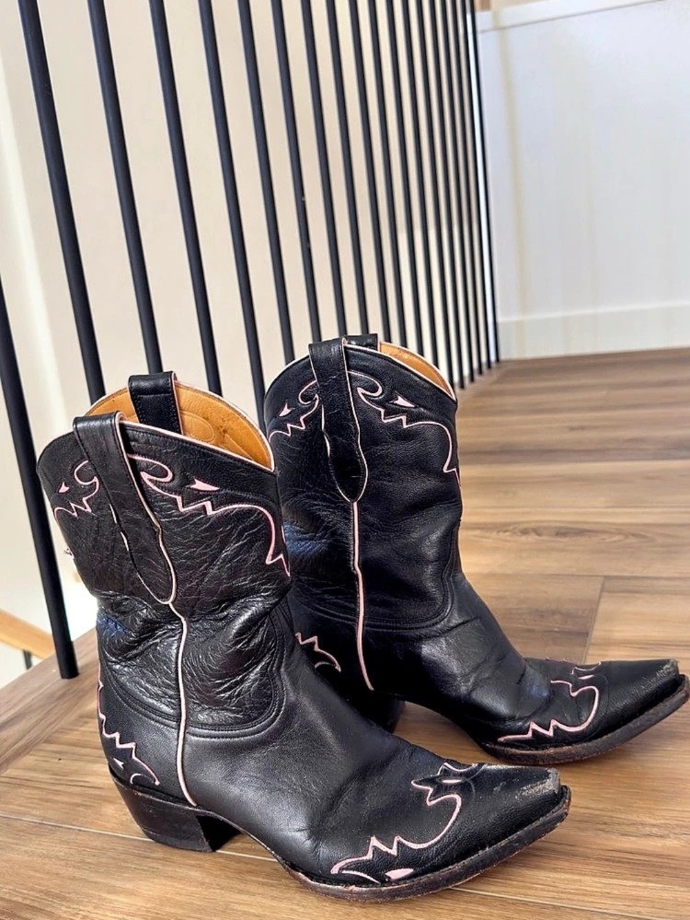 Vintage old gringo Black & Pink Embroidered Western Boots
